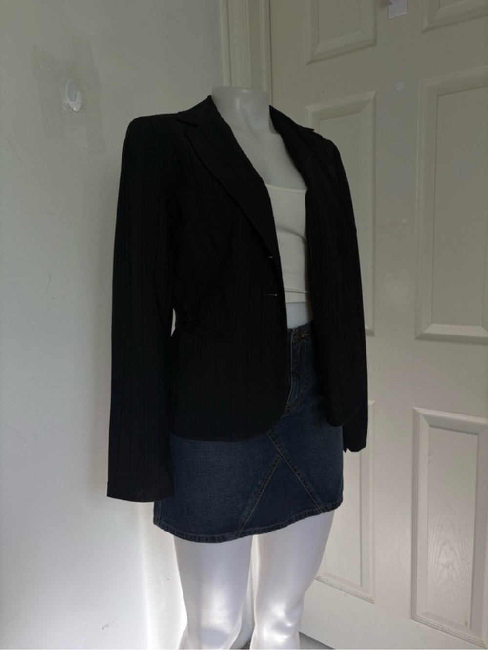 Ann Taylor Black Pinstripe Blazer - Size 4 - Executive Style